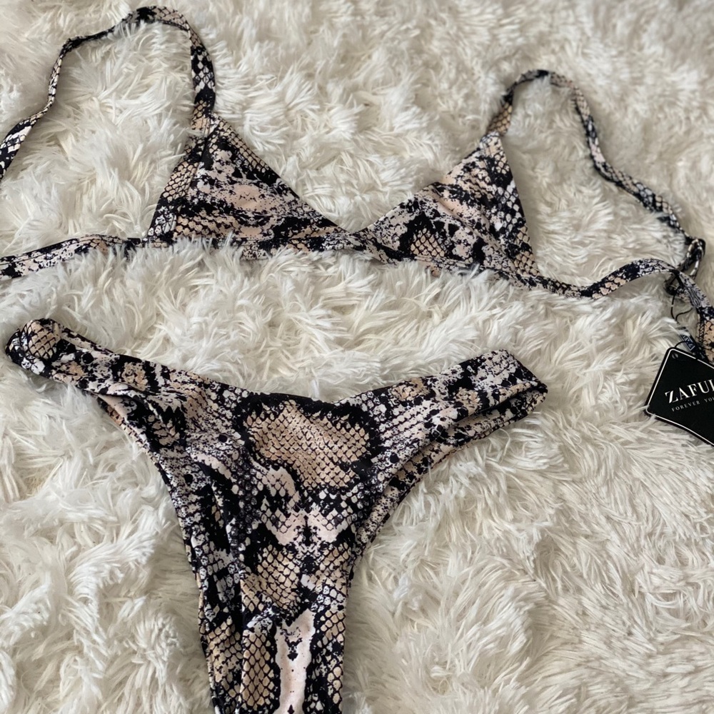 Bathing suit